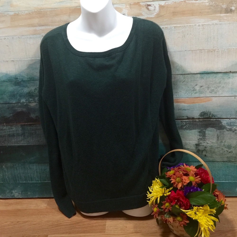 American Eagle sweater size medium